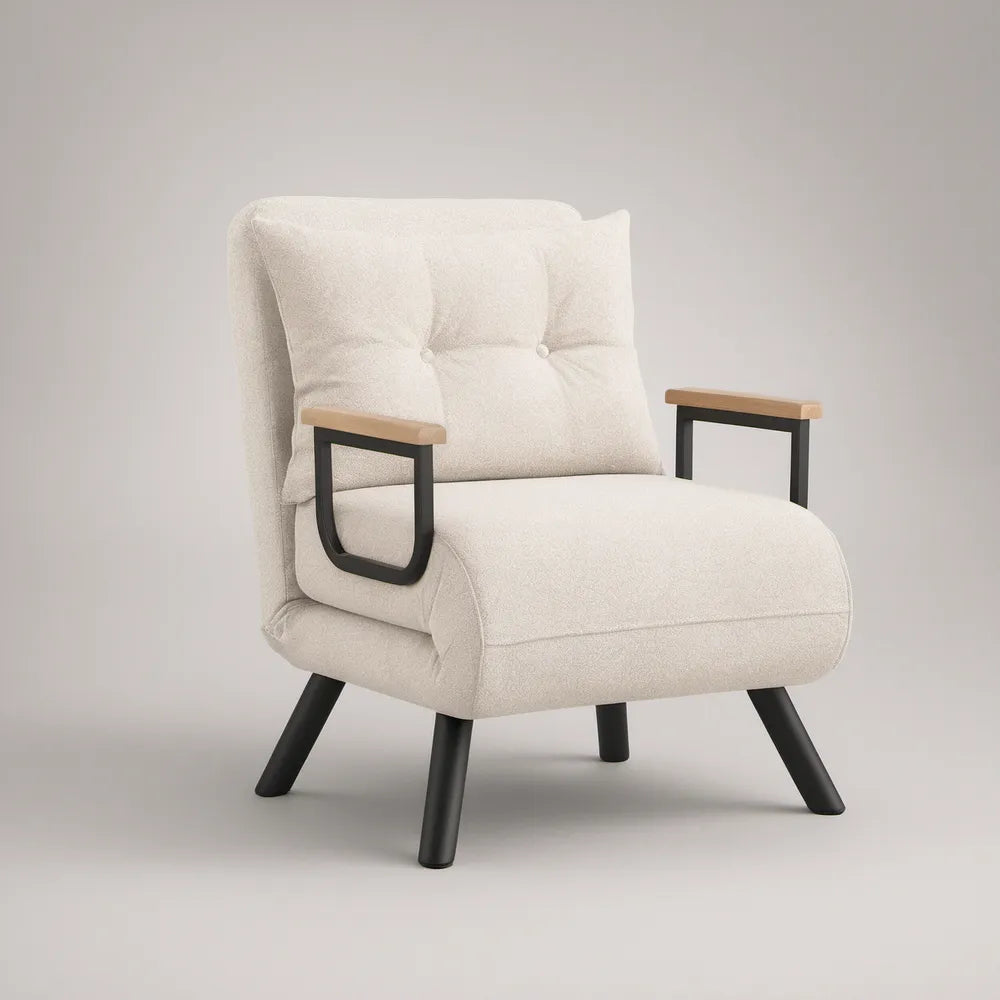 Poltrona Estofada Bege com Estrutura Preta e Detalhes em Madeira Natural, 76 x 78 x 96 cm