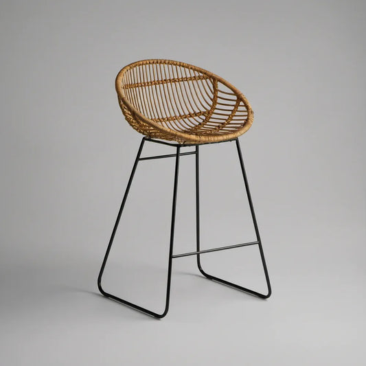 Banco Alto com Encosto Oval em Vime Natural e Estrutura Preta, 55 x 55 x 100 cm